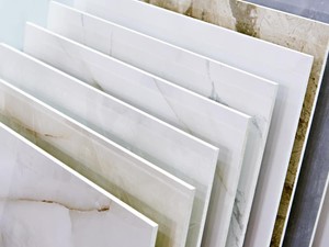 Descubre la amplia gama de pavimentos para el baño que te ofrece Atelier Cerámica y Baños